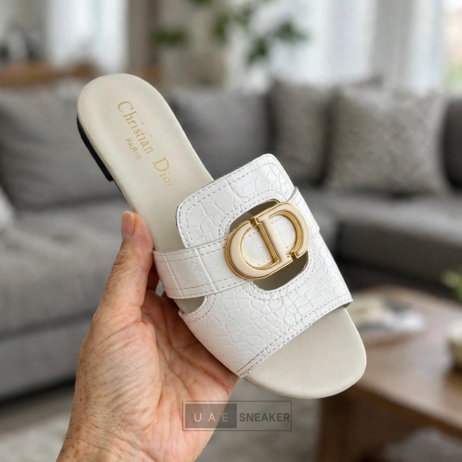 Christian Dior 30 Montaigne White