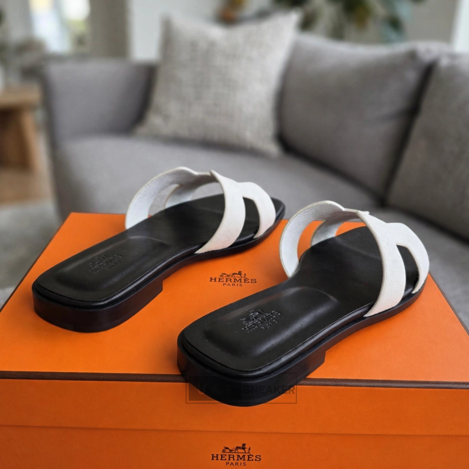 Hermès Oran Sandals Black & White - Image 2