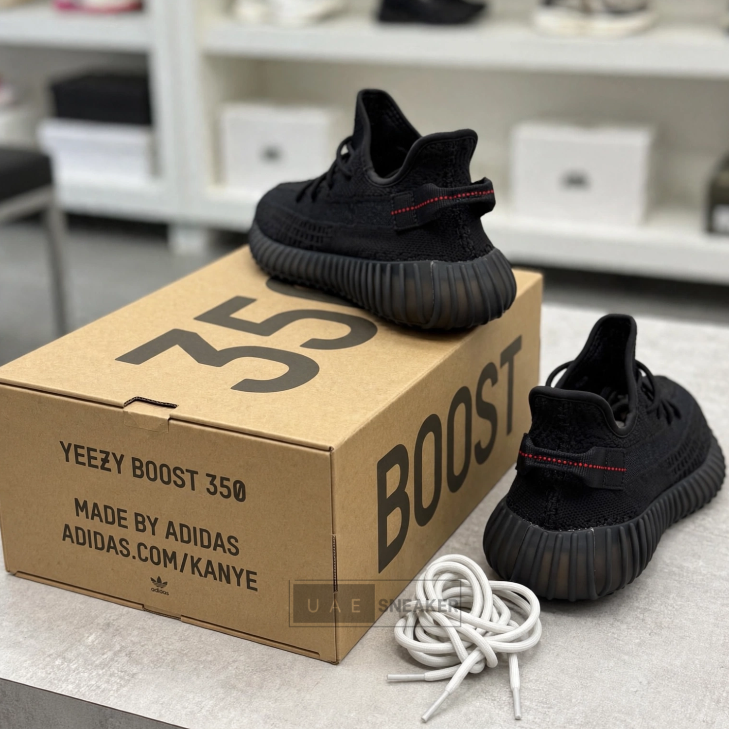 Adidas Yeezy Boost 350 V2 Bred - Image 3