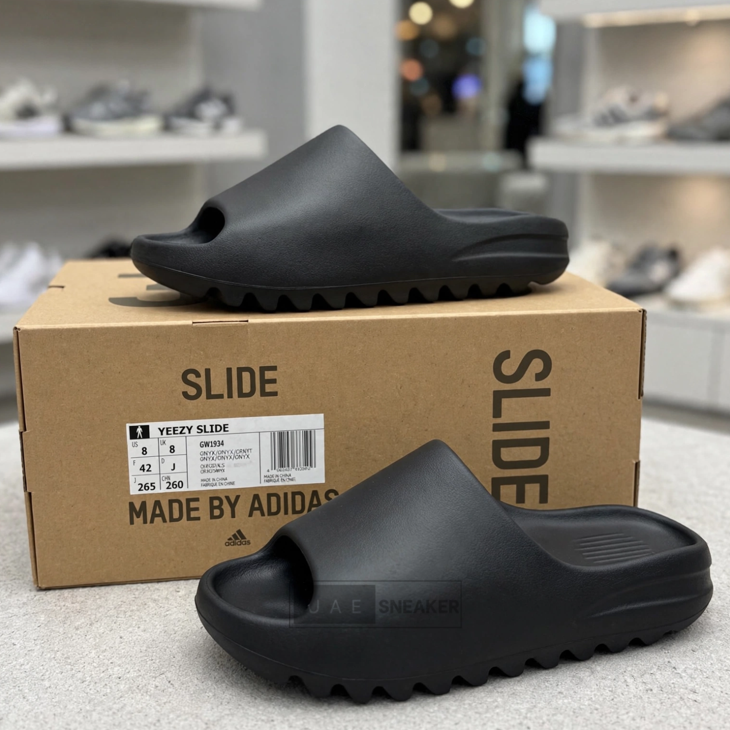 Yeezy Slide Onvx - Image 2