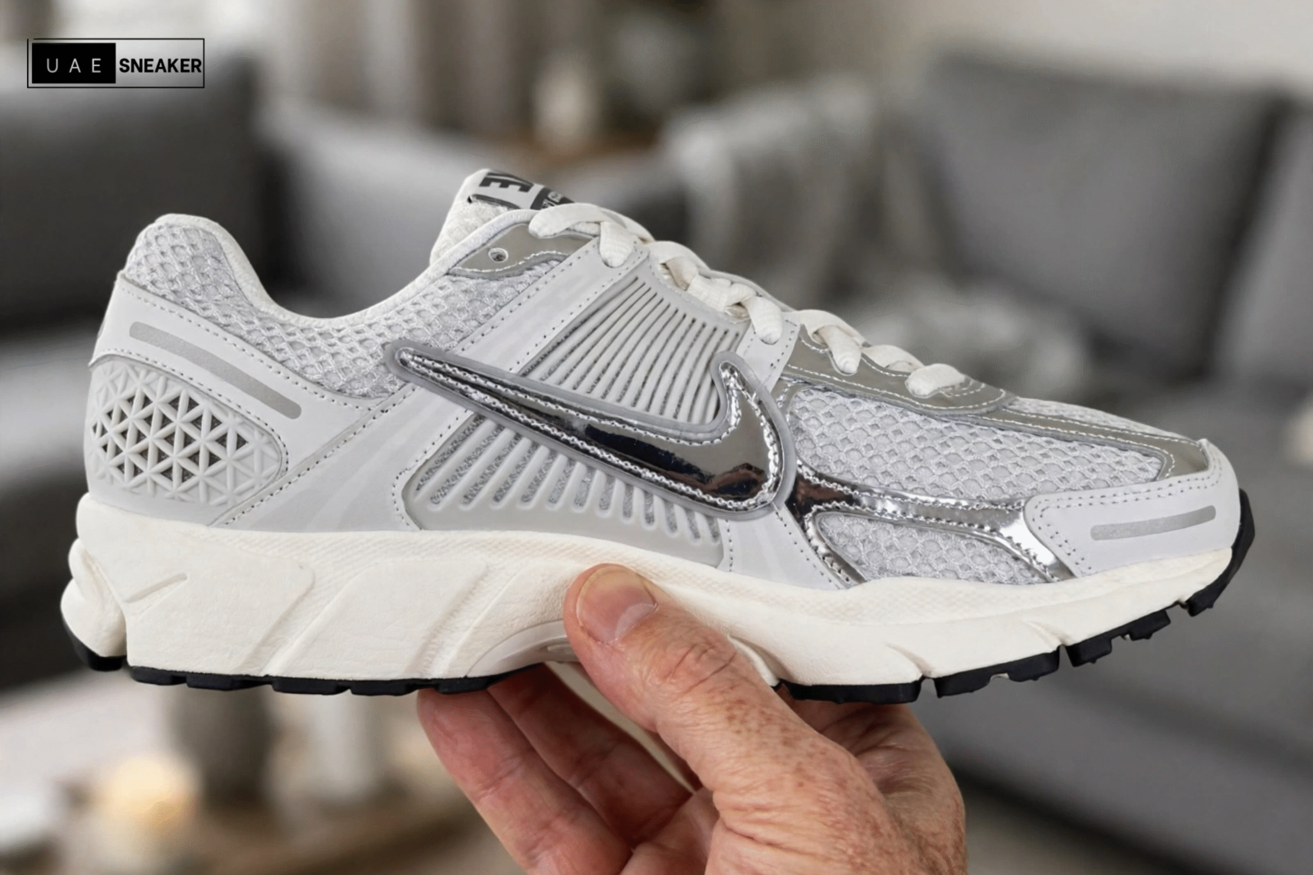 Nike Zoom Vomero 5 Photon Dust Metallic Silver - Image 2