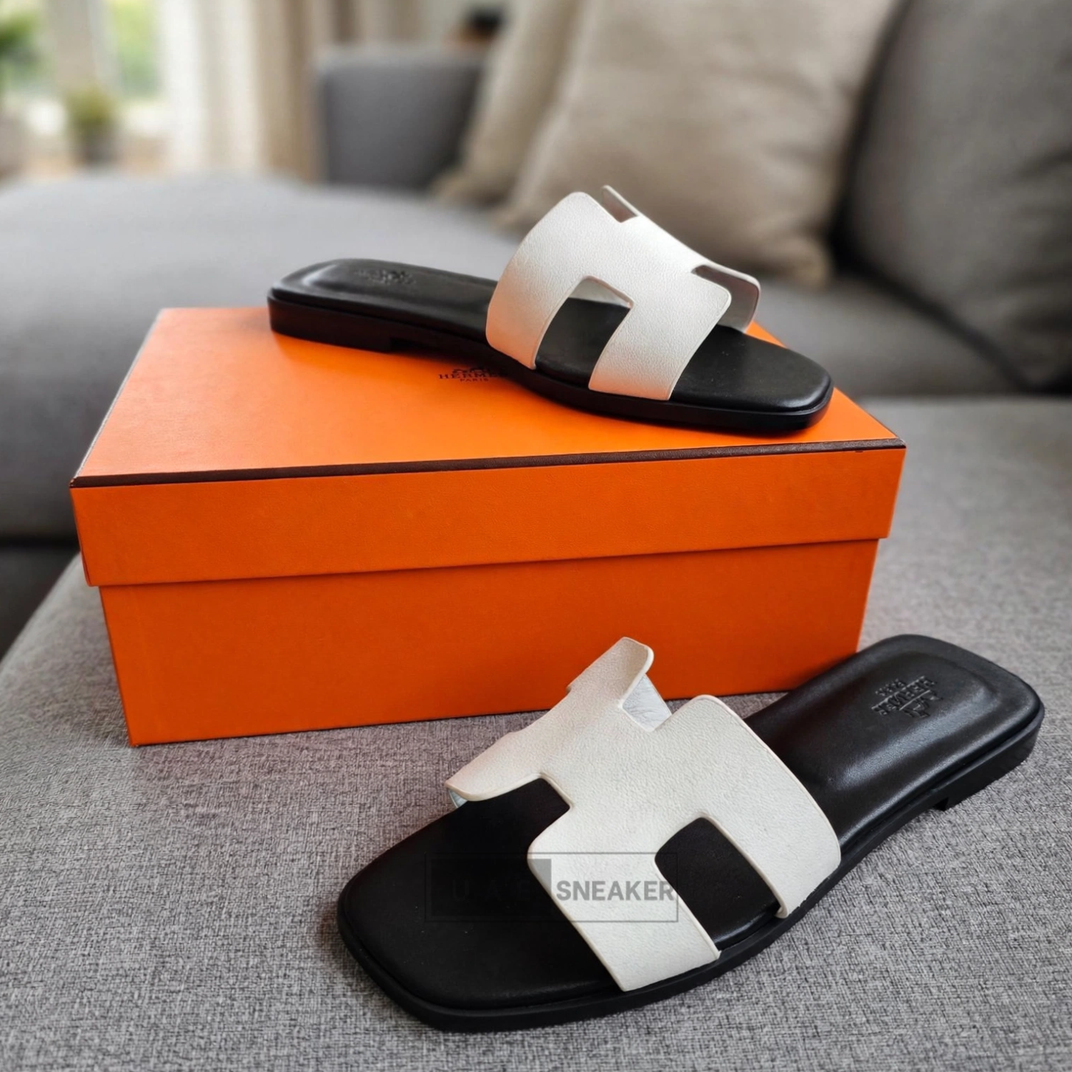 Hermès Oran Sandals Black & White - Image 3