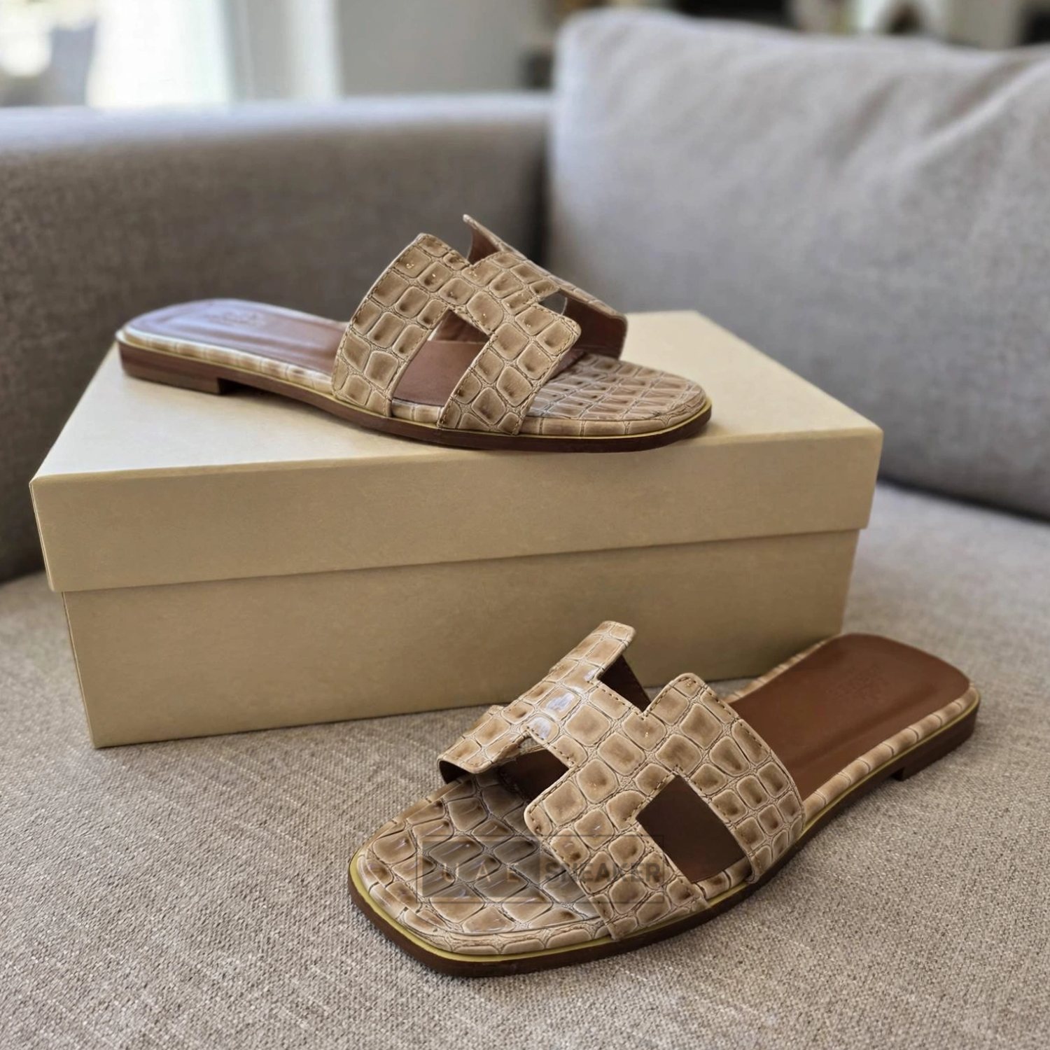 Hermès Oran Sandals Crafted Beige - Image 3