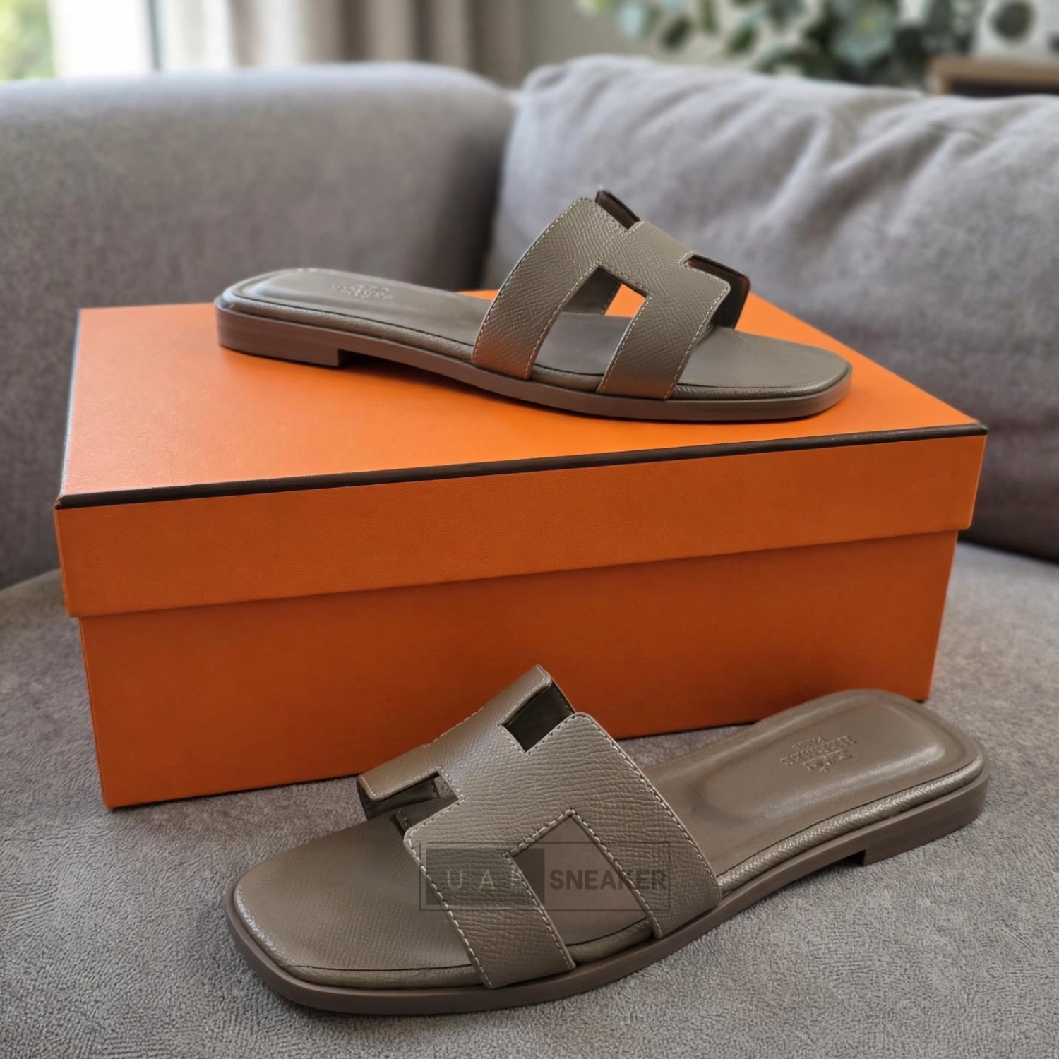 Hermès Oran Sandals Etoupe - Image 3