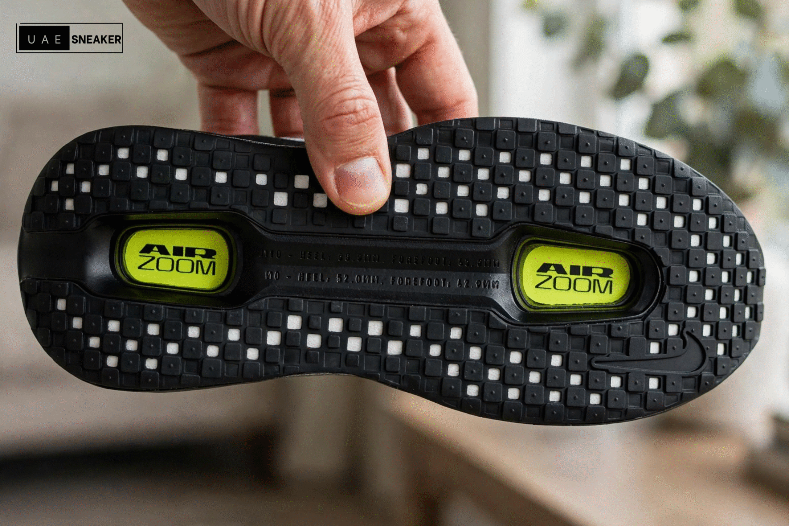 Nike Vomero Premium Black Volt - Image 3