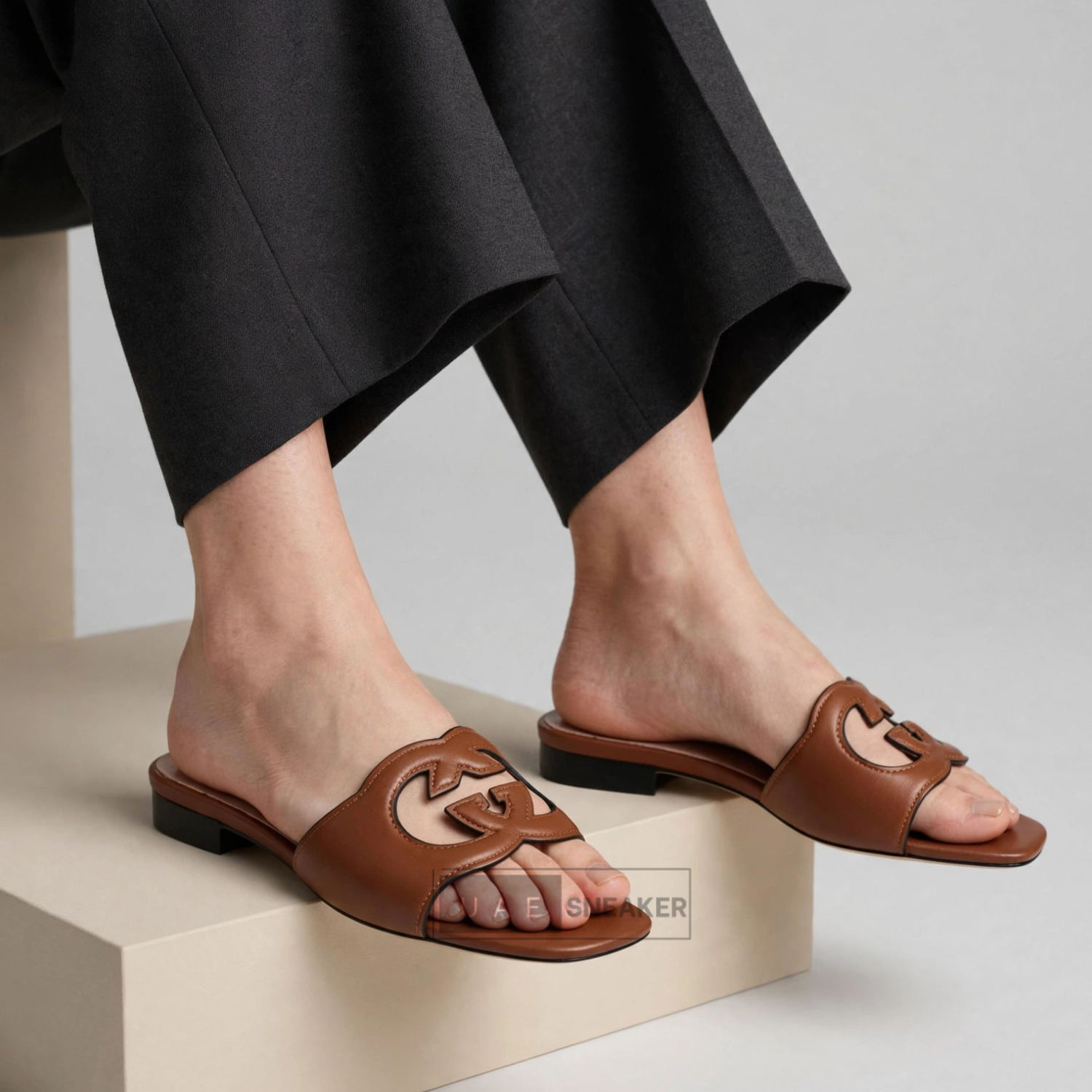 Gucci Women'S Slide Sandal Brown - Image 4