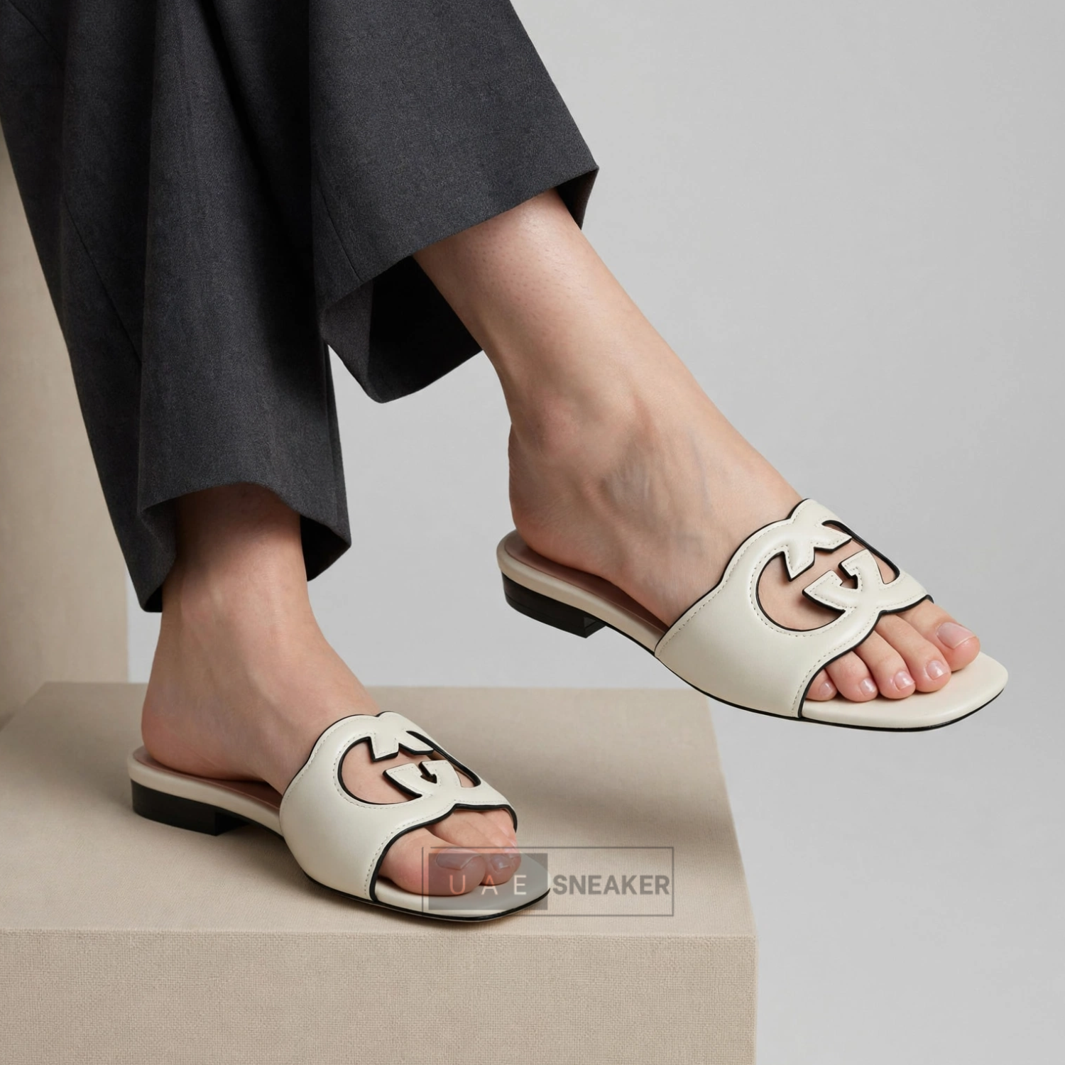 Gucci Women'S Slide Sandal White - Image 4