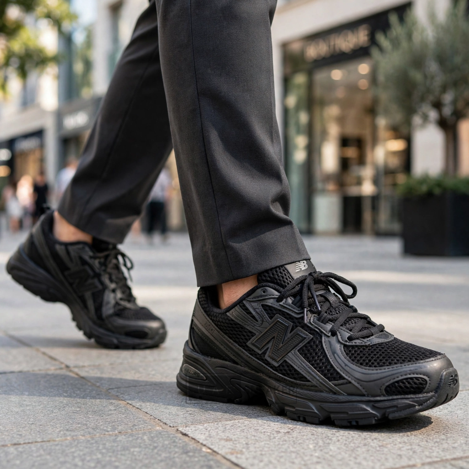 New Balance 740 Triple Black - Image 4