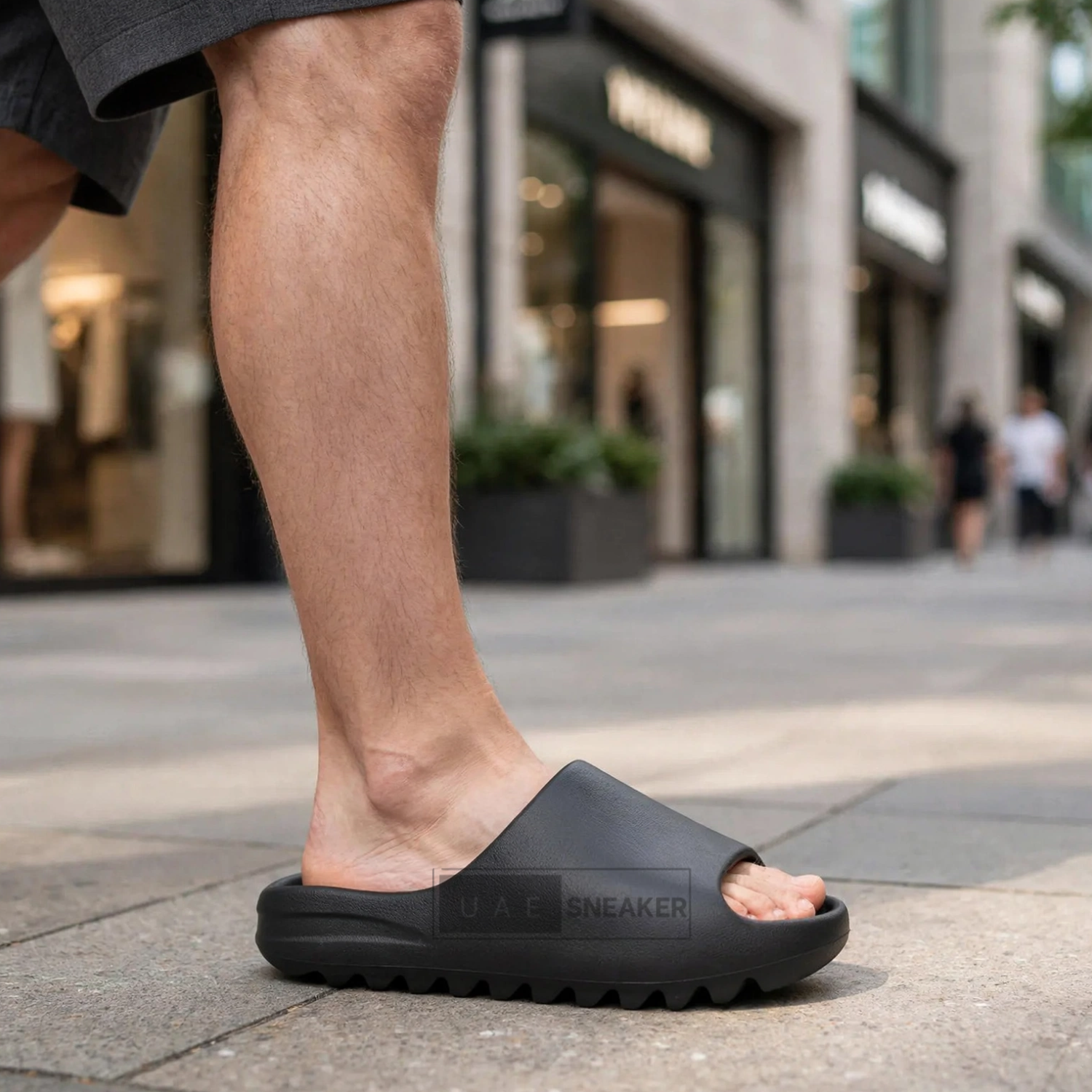 Yeezy Slide Onvx - Image 4