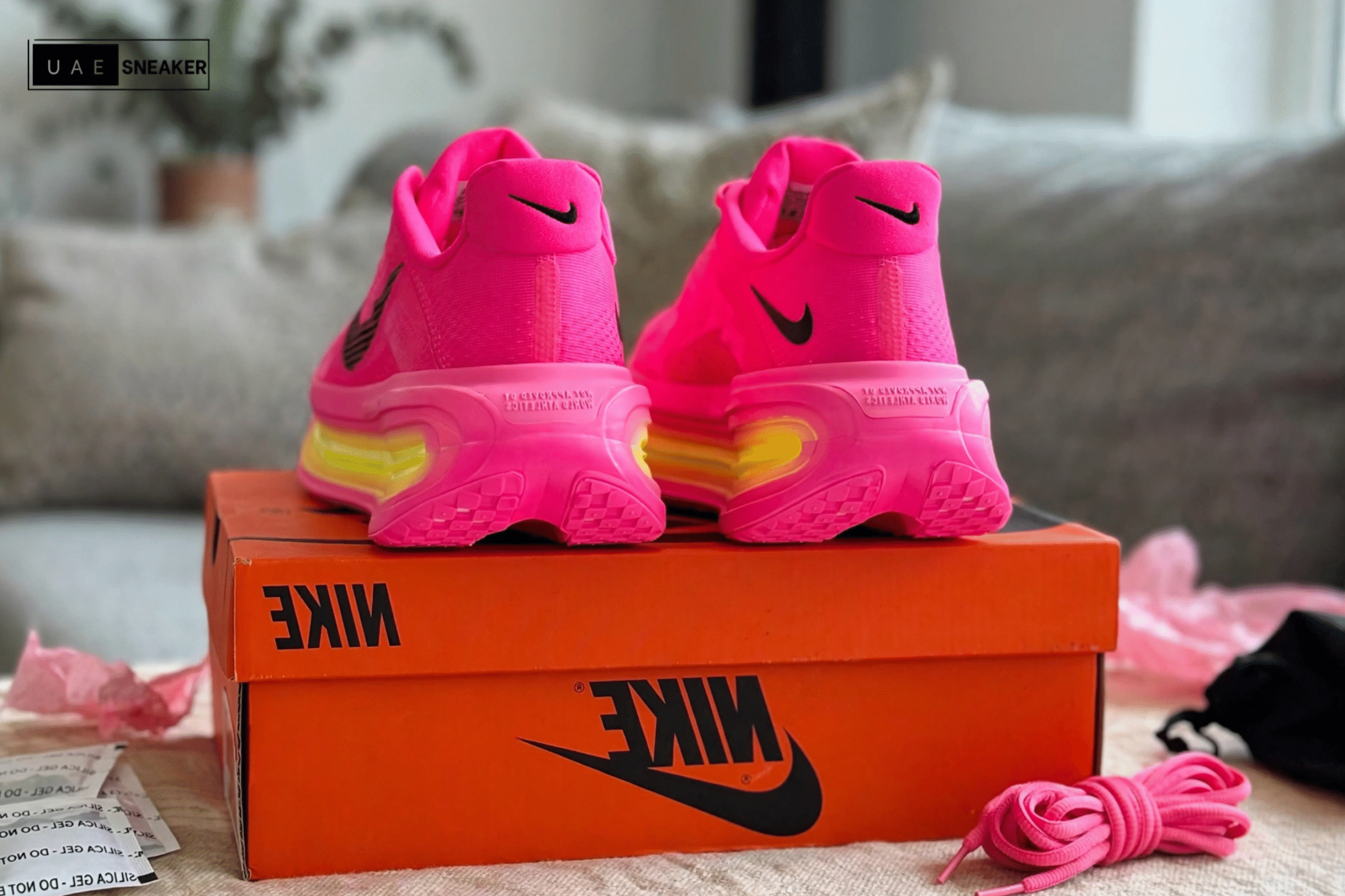 Nike Vomero Premium Hyper Pink - Image 4