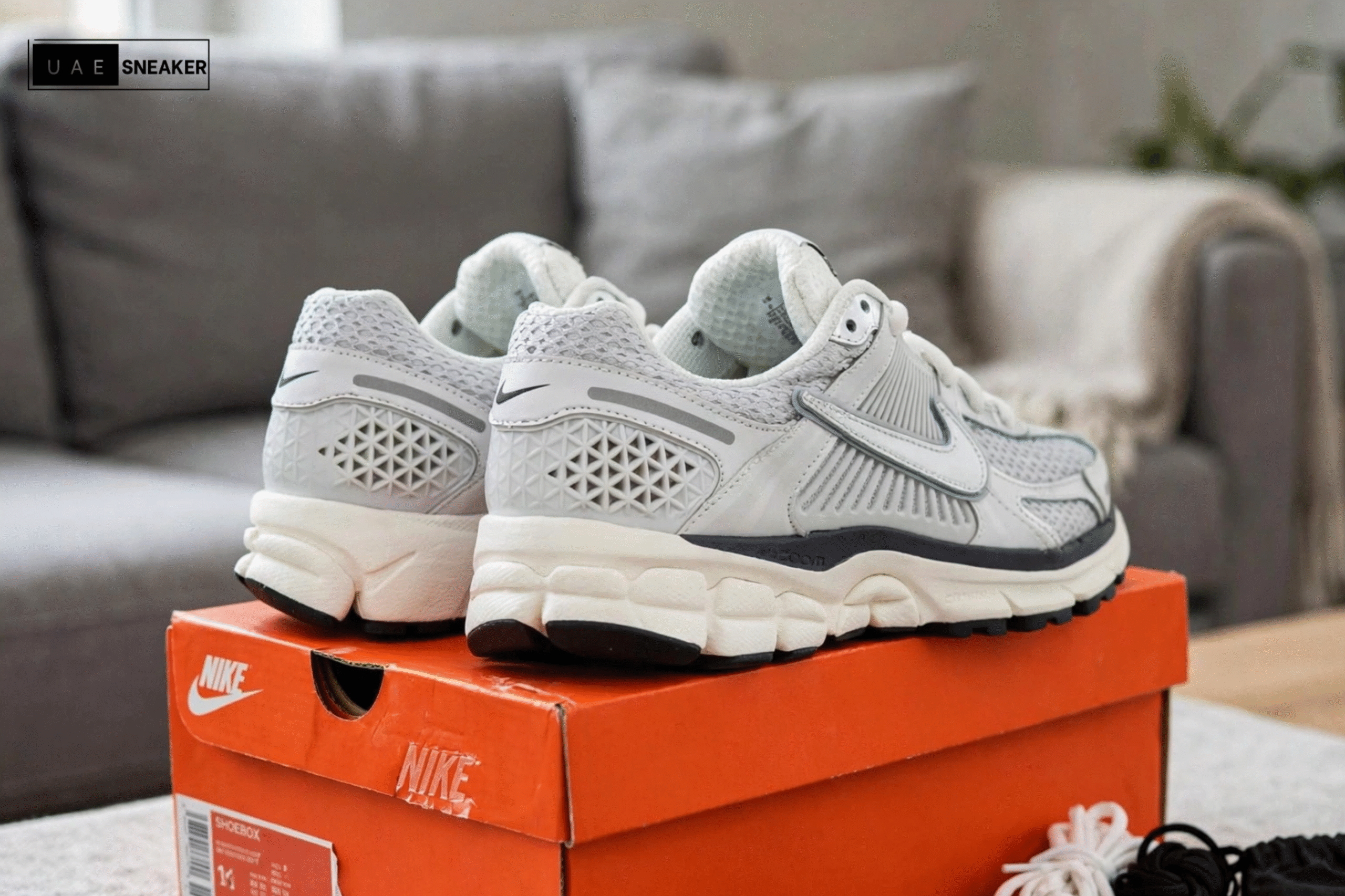 Nike Zoom Vomero 5 Photon Dust Metallic Silver - Image 4
