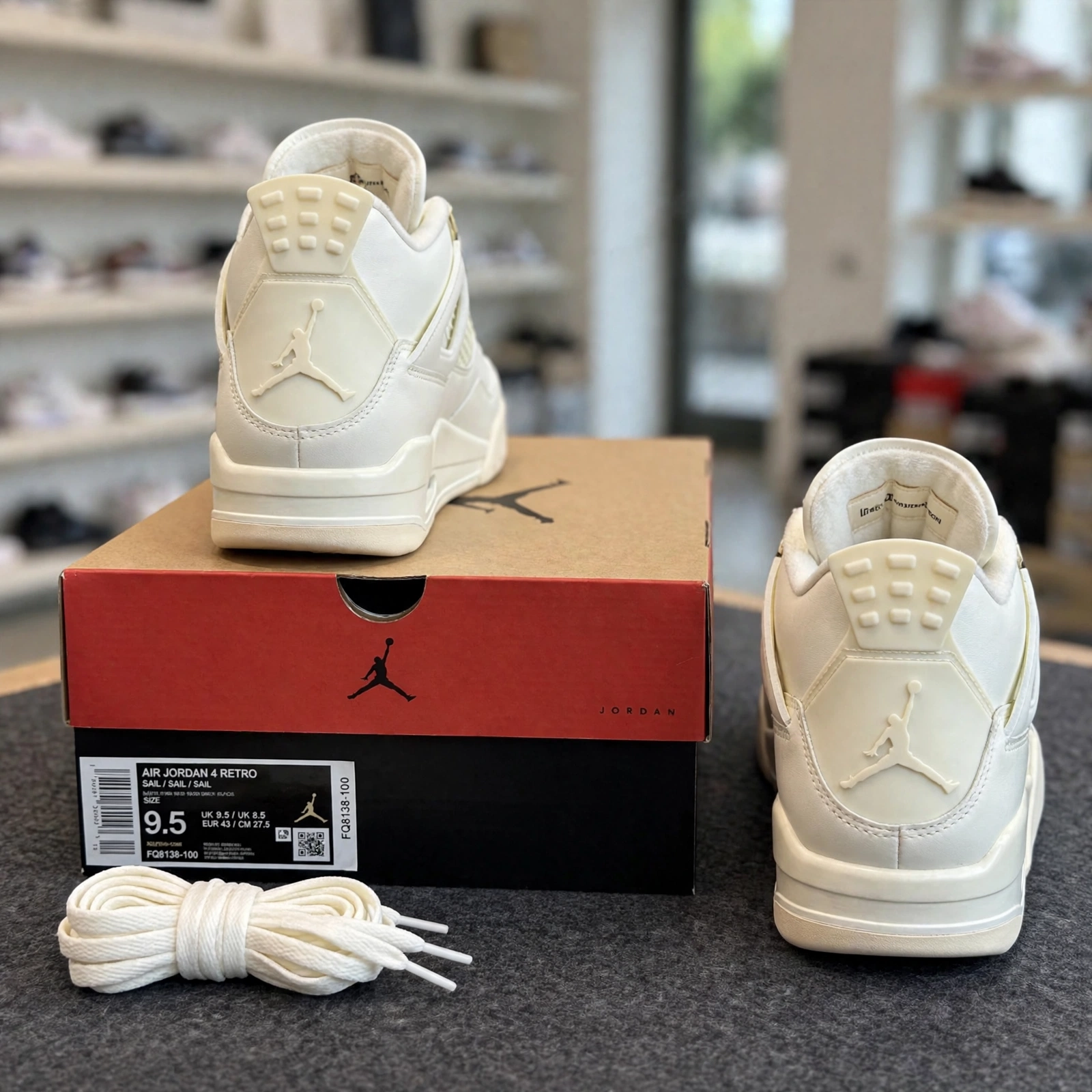 Air Jordan 4 Metallic Gold - Image 2