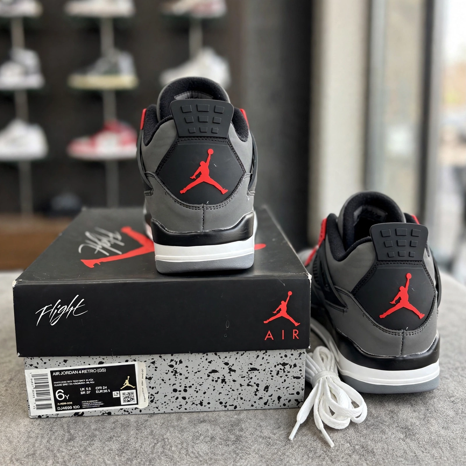 Air Jordan 4 Retro Infrared - Image 2