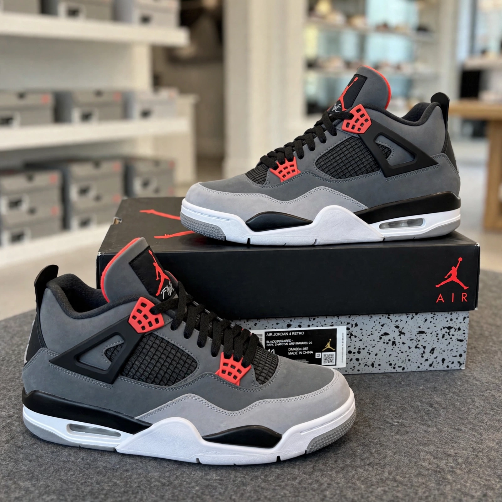 Air Jordan 4 Retro Infrared - Image 3