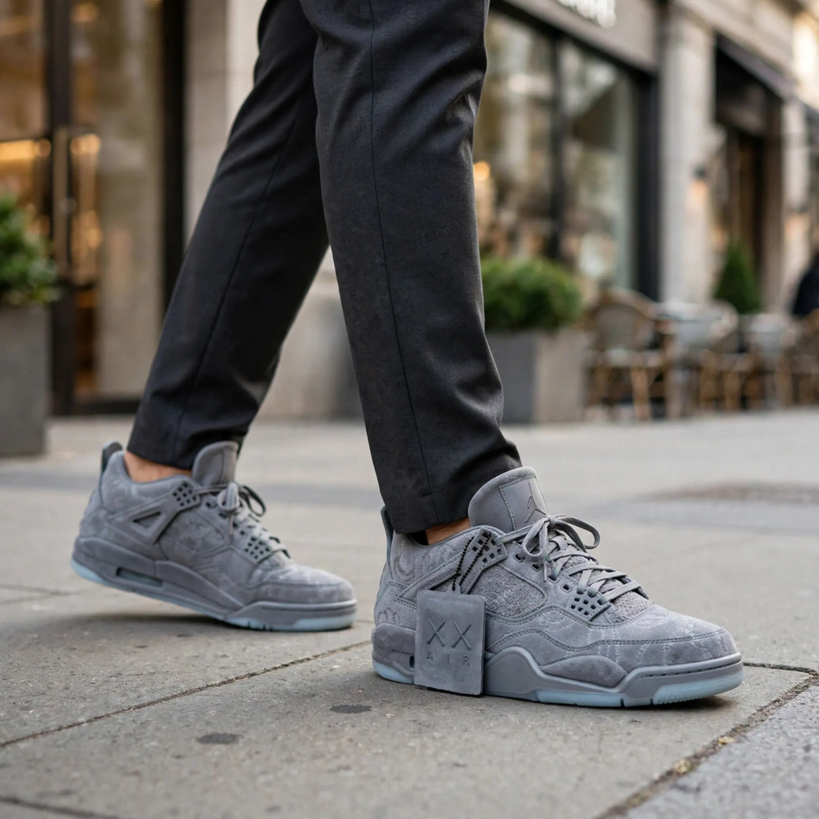 Air jordan 4 Retro X Kaws Sneaker Grey - Image 4